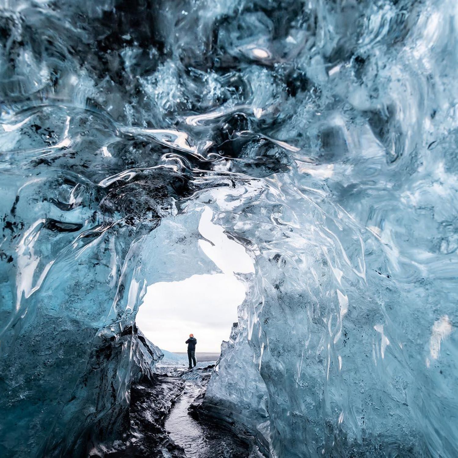 Inside a glacier ice cave in iceland 8 KZ73 EX